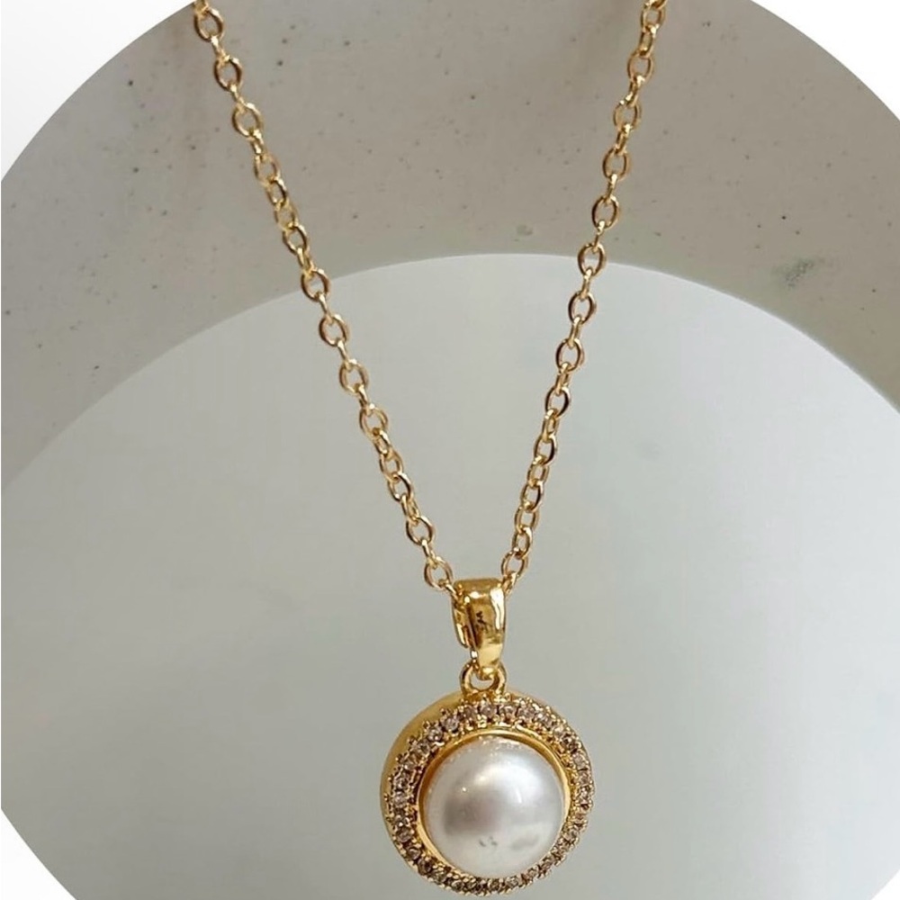 Welwatch Elegant Gold and Pearl Pendant Necklace - Picture 1 of 4